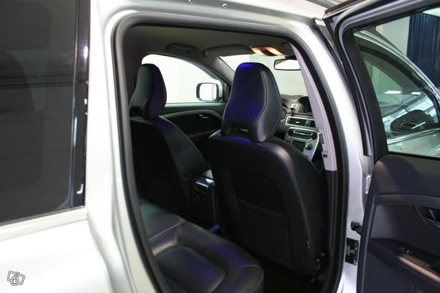 Volvo XC70 12
