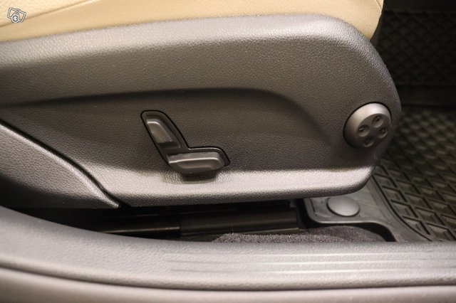 Mercedes-Benz C 9