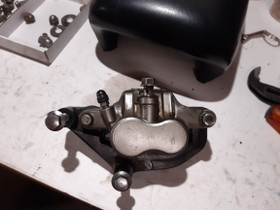 Yamaha xv xj vasen jarrusatula, Moottoripyörän varaosat ja tarvikkeet, Mototarvikkeet ja varaosat, Lohja, Tori.fi Yamaha xv xj vasen jarrusatula, Moottoripyörän varaosat ja tarvikkeet, Mototarvikkeet ja varaosat, Lohja, Tori.fi