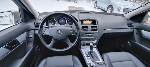 Mercedes-Benz C-sarja 10