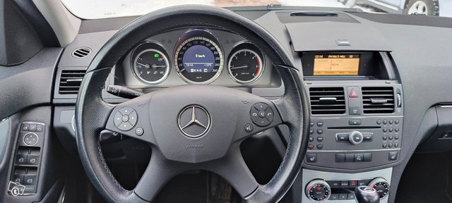 Mercedes-Benz C-sarja 11