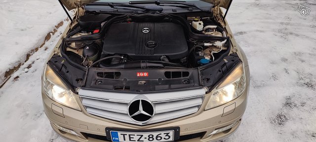 Mercedes-Benz C-sarja 12