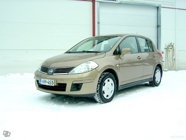 Nissan Tiida