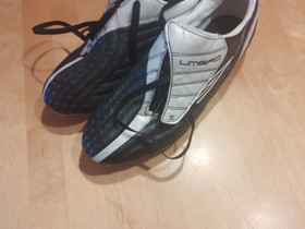 Umbro jalkapallokengät, Jalkapallo, Urheilu ja ulkoilu, Pello, Tori.fi Umbro jalkapallokengät, Jalkapallo, Urheilu ja ulkoilu, Pello, Tori.fi
