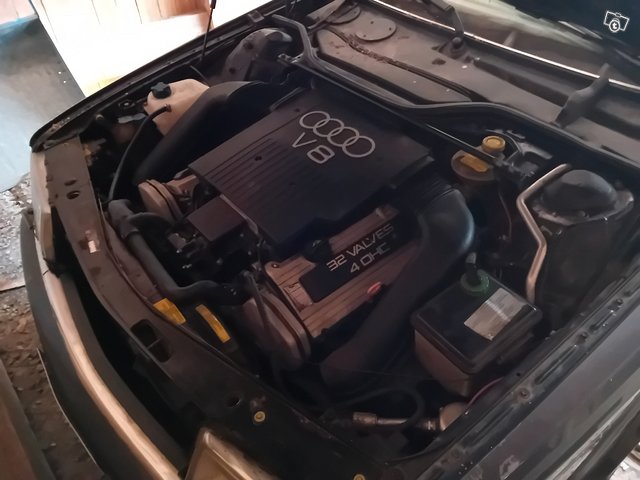 Audi V8 11