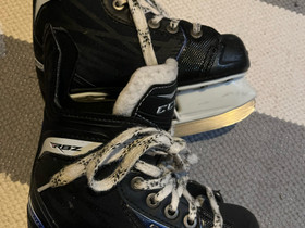 Ccm pro elite ll, Jääkiekko ja luistelu, Urheilu ja ulkoilu, Pori, Tori.fi Ccm pro elite ll, Jääkiekko ja luistelu, Urheilu ja ulkoilu, Pori, Tori.fi