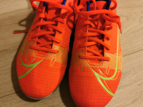 Nike jalkapallokengät koko 36,5, Jalkapallo, Urheilu ja ulkoilu, Rovaniemi, Tori.fi Nike jalkapallokengät koko 36,5, Jalkapallo, Urheilu ja ulkoilu, Rovaniemi, Tori.fi