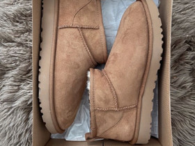 Ugg, Vaatteet ja kengät, Riihimäki, Tori.fi Ugg, Vaatteet ja kengät, Riihimäki, Tori.fi