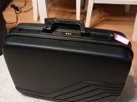 Matkalaukku, Laukut ja hatut, Asusteet ja kellot, Kajaani, Tori.fi Matkalaukku, Laukut ja hatut, Asusteet ja kellot, Kajaani, Tori.fi