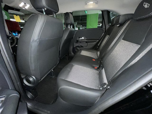 Mercedes-Benz B 8