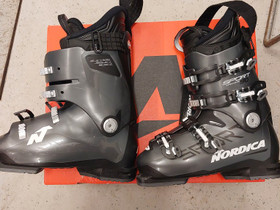 Nordica sportmachine 90,koko, Laskettelu ja lautailu, Urheilu ja ulkoilu, Laukaa, Tori.fi Nordica sportmachine 90,koko, Laskettelu ja lautailu, Urheilu ja ulkoilu, Laukaa, Tori.fi