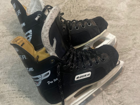 Bauer 32 luistimet, Jääkiekko ja luistelu, Urheilu ja ulkoilu, Seinäjoki, Tori.fi Bauer 32 luistimet, Jääkiekko ja luistelu, Urheilu ja ulkoilu, Seinäjoki, Tori.fi