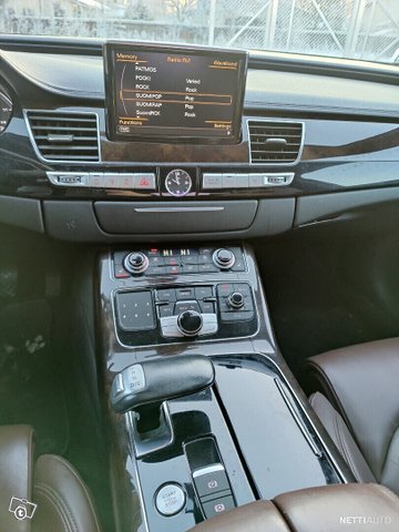 Audi A8 19