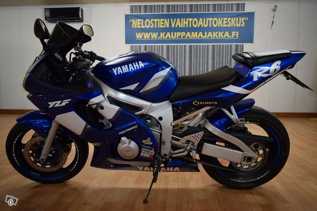 Yamaha R6 1