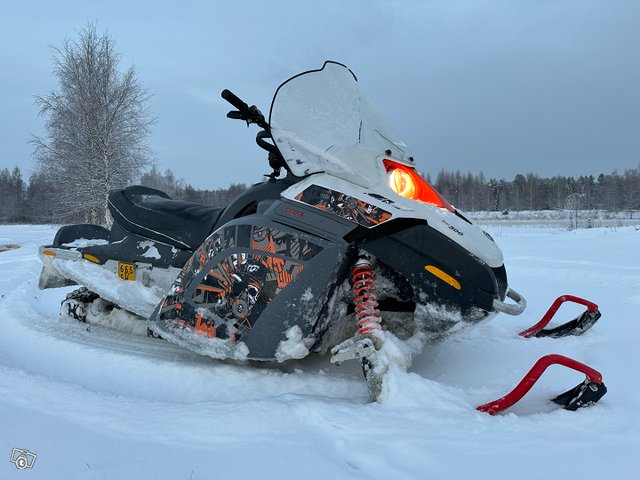 M: Ski-doo Freestyle 300 nuorisokelkka, kuva 1