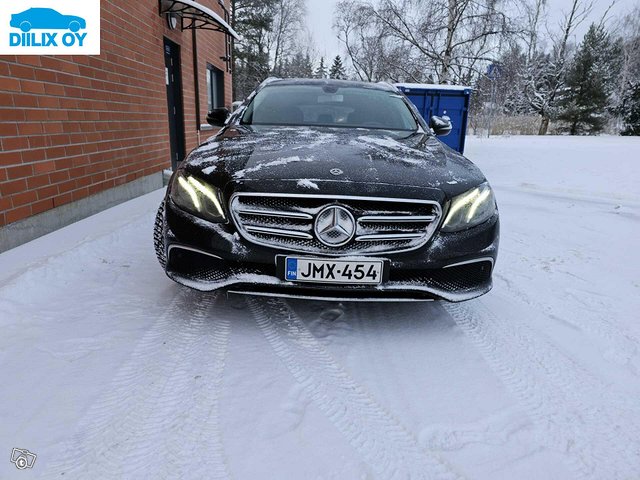 Mercedes-Benz E 8
