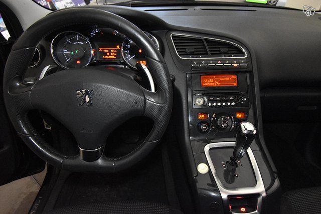 Peugeot 5008 15