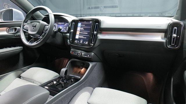 Volvo XC40 16
