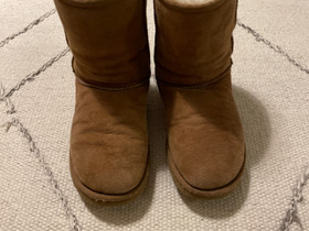 UGG, kokoa 37, Vaatteet ja kengät, Oulu, Tori.fi UGG, kokoa 37, Vaatteet ja kengät, Oulu, Tori.fi