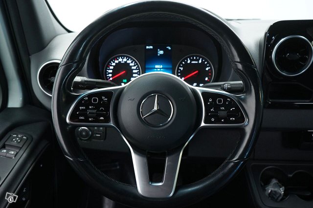 Mercedes-Benz Sprinter 16