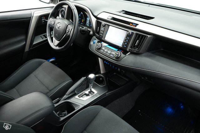 Toyota RAV4 11