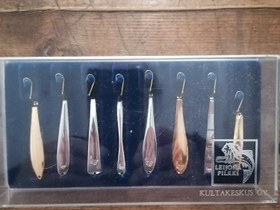 Kultakeskuksen Leijona pilkkisetti, Vieheet ja uistimet, Metsästys ja kalastus, Siuntio, Tori.fi Kultakeskuksen Leijona pilkkisetti, Vieheet ja uistimet, Metsästys ja kalastus, Siuntio, Tori.fi