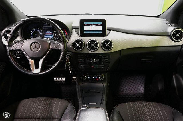 Mercedes-Benz B 8