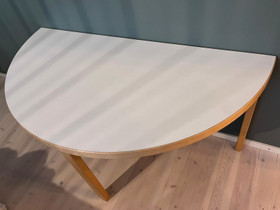 Artek lasten puolipyöreää pöytä, Pöydät ja tuolit, Sisustus ja huonekalut, Kemiönsaari, Tori.fi Artek lasten puolipyöreää pöytä, Pöydät ja tuolit, Sisustus ja huonekalut, Kemiönsaari, Tori.fi