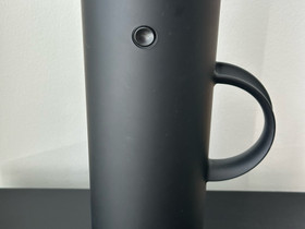 Stelton EM77 mattamusta termoskannu, Muut keittiötarvikkeet, Keittiötarvikkeet ja astiat, Rovaniemi, Tori.fi Stelton EM77 mattamusta termoskannu, Muut keittiötarvikkeet, Keittiötarvikkeet ja astiat, Rovaniemi, Tori.fi