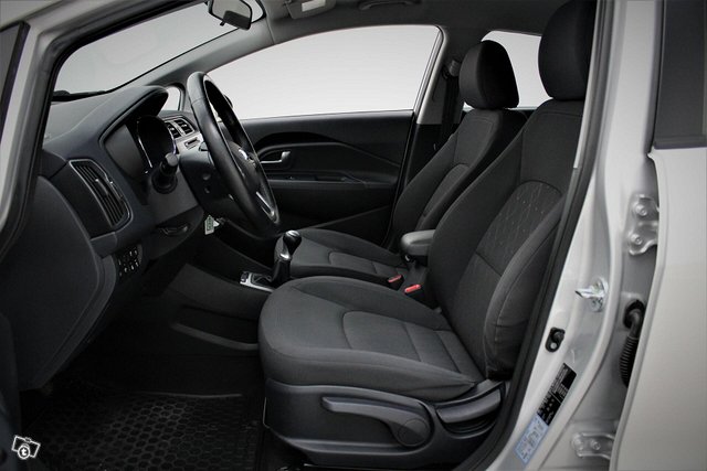 Kia Rio 6