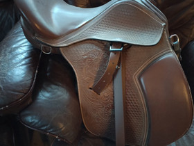 Rungoton satula 15', Satulat ja varusteet, Hevoset ja hevosurheilu, Asikkala, Tori.fi Rungoton satula 15', Satulat ja varusteet, Hevoset ja hevosurheilu, Asikkala, Tori.fi