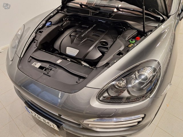 Porsche Cayenne 9