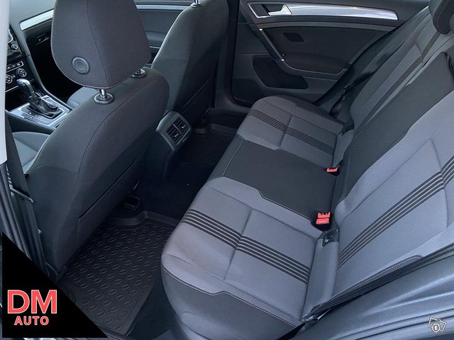 Volkswagen Golf 19