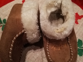 Lasten mokkatossut, Lastenvaatteet ja kengät, Kokkola, Tori.fi Lasten mokkatossut, Lastenvaatteet ja kengät, Kokkola, Tori.fi