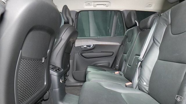 Volvo XC90 13