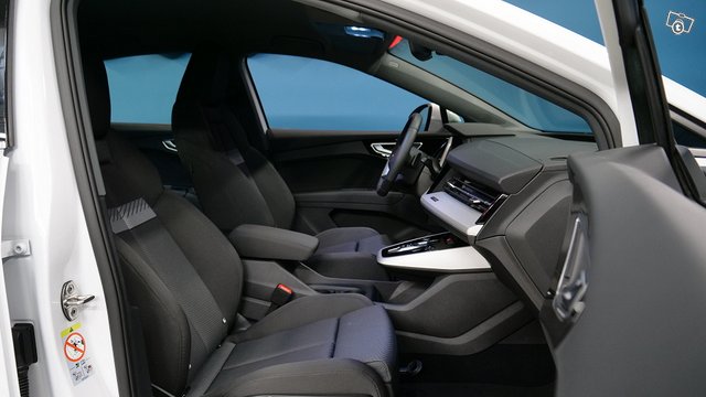 Audi Q4 E-TRON 14
