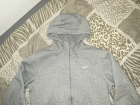 Nike huppari, Vaatteet ja kengät, Jyväskylä, Tori.fi Nike huppari, Vaatteet ja kengät, Jyväskylä, Tori.fi