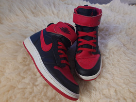Nike Jordan musta/punaiset kengät, Lastenvaatteet ja kengät, Ähtäri, Tori.fi Nike Jordan musta/punaiset kengät, Lastenvaatteet ja kengät, Ähtäri, Tori.fi