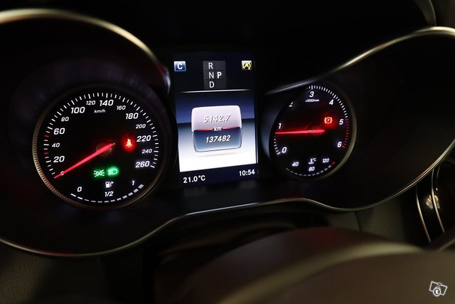 Mercedes-Benz GLC 8