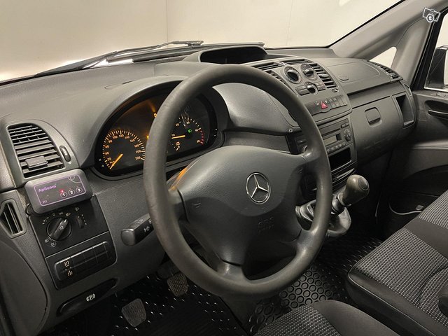Mercedes-Benz Vito 13