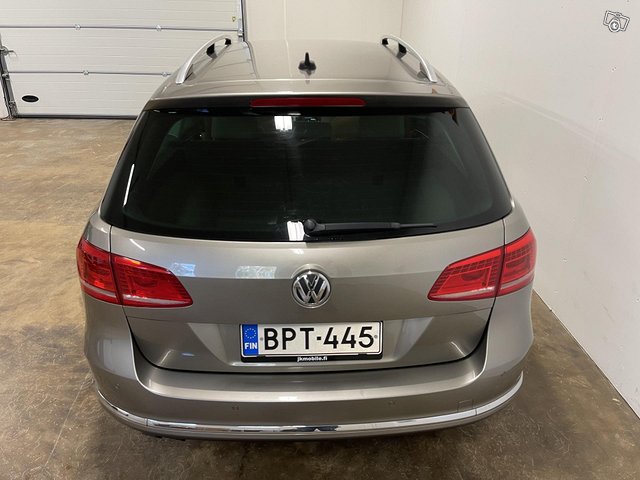 Volkswagen Passat 9