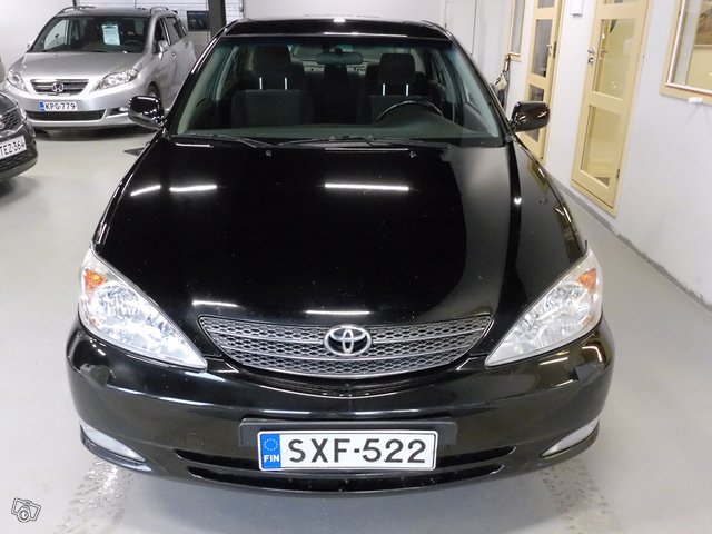 Toyota Camry 2