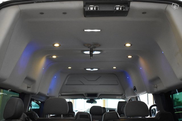 Ford Transit Custom 11