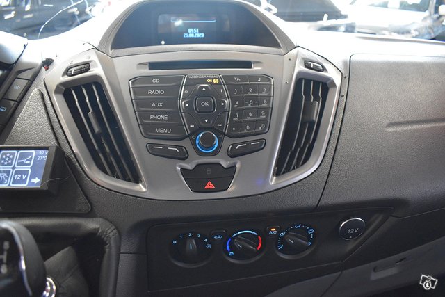 Ford Transit Custom 19