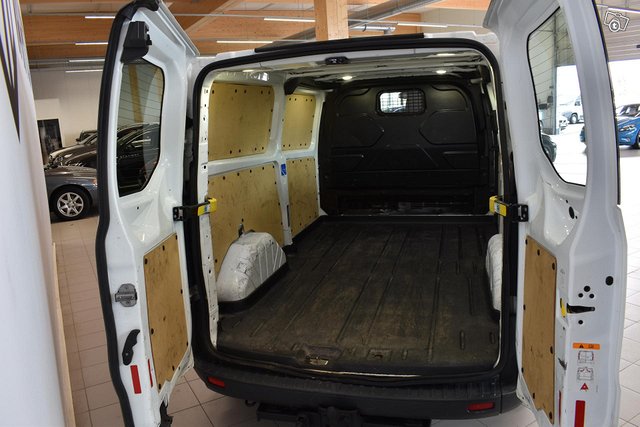 Ford Transit Custom 10
