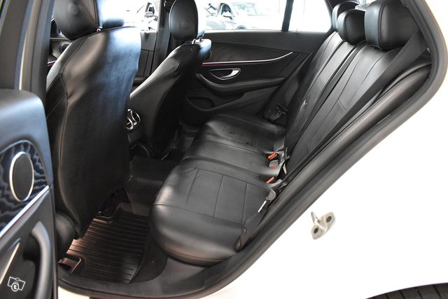 Mercedes-Benz E 12