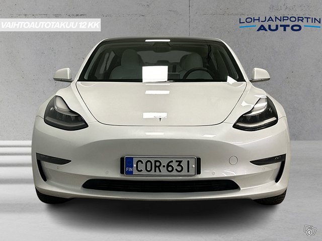 Tesla Model 3 4