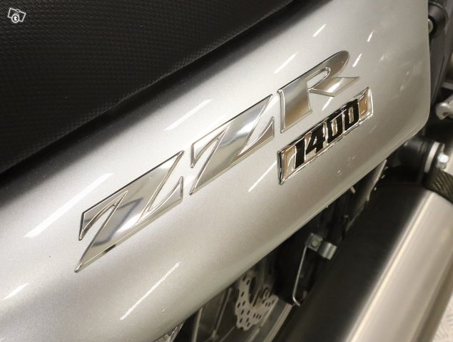 Kawasaki ZZ-R 6