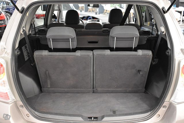 Toyota Verso 17