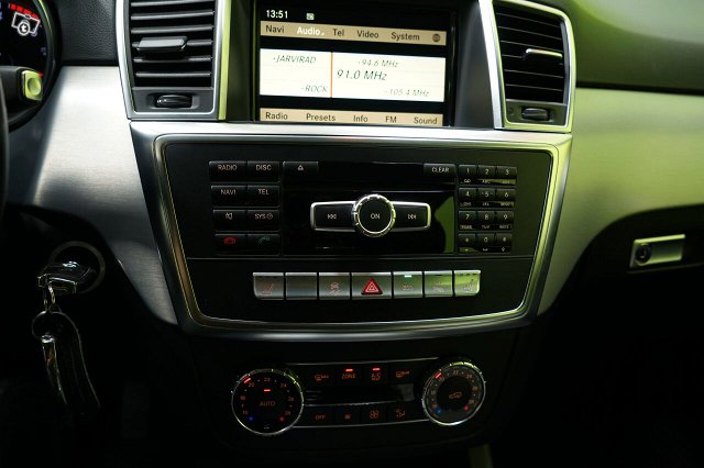 Mercedes-Benz ML 12